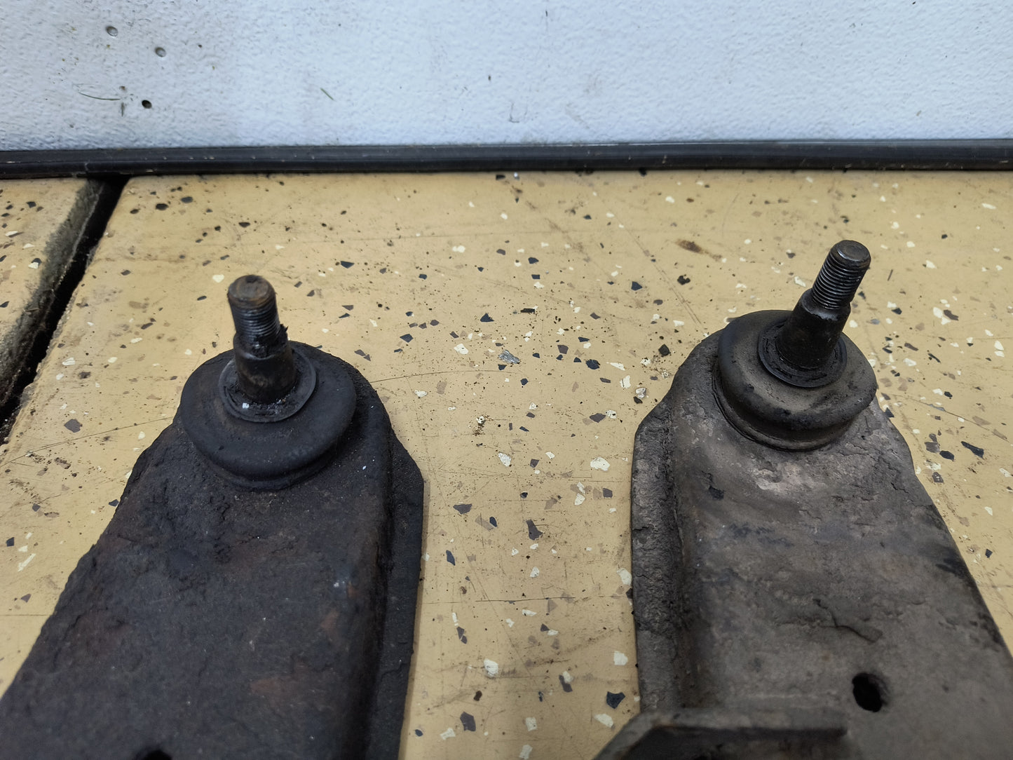 1st Gen Lower Control Arms (Set)