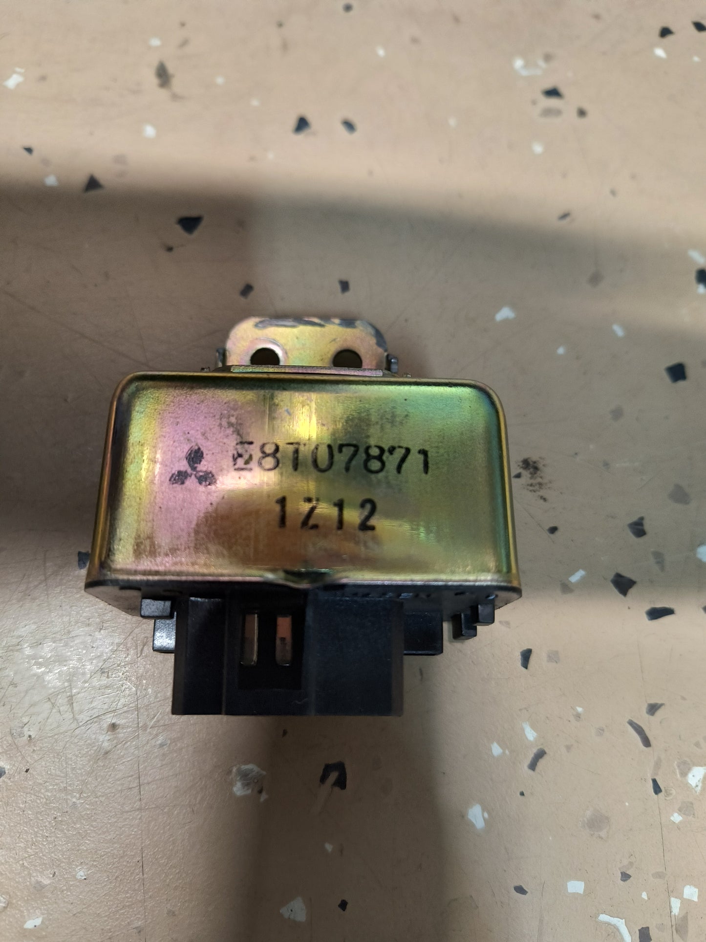 1991-1993 3000GT / DODGE STEALTH OEM FUEL PUMP MFI RELAY E8T07871