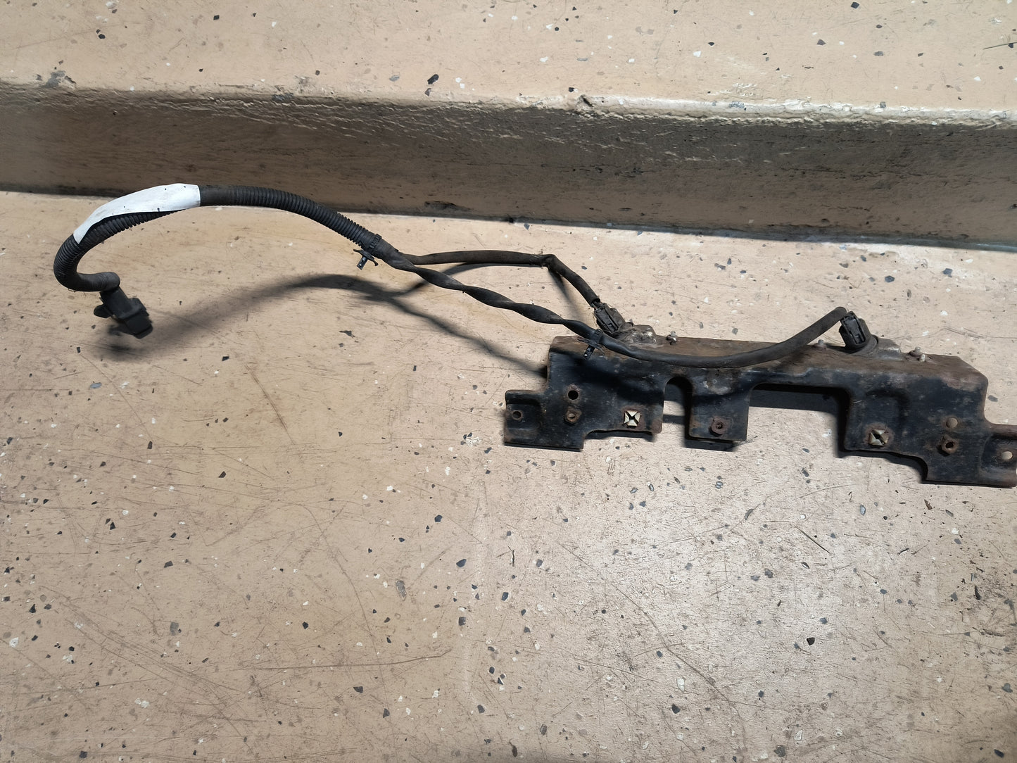 91-99 Mitsubishi 3000GT / Dodge Stealth OEM Rear License Plate Bracket w/Harness