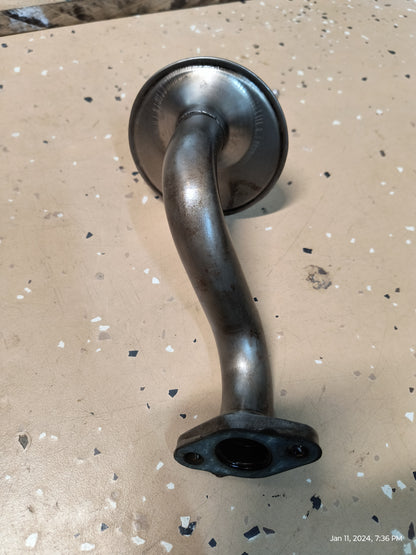 Oil pump pickup tube