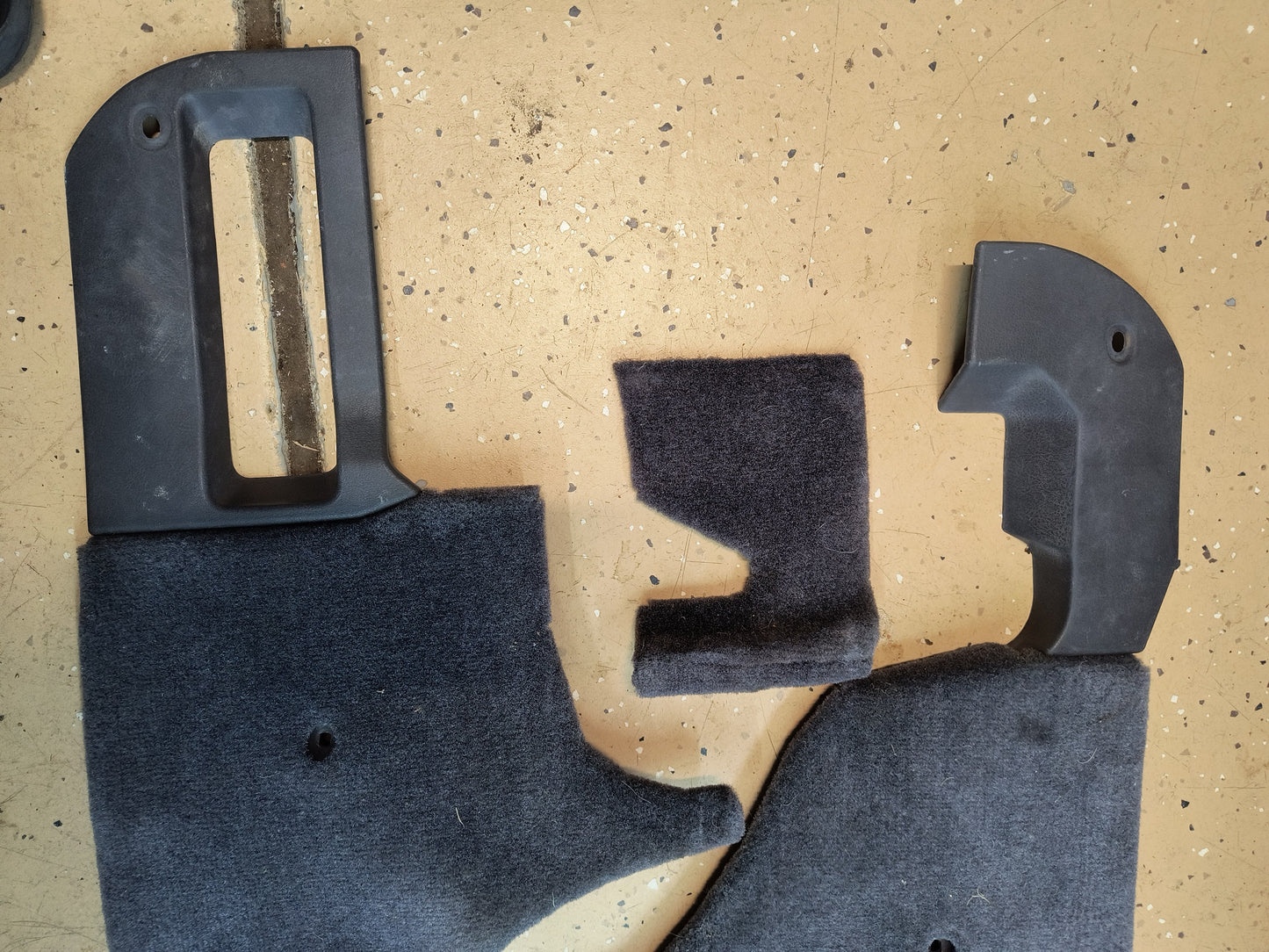 3000GT / Dodge Stealth Charcoal Console Carpets (3 Pieces)