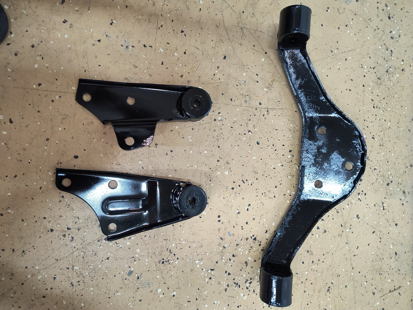 Solid Rear Differential Brackets