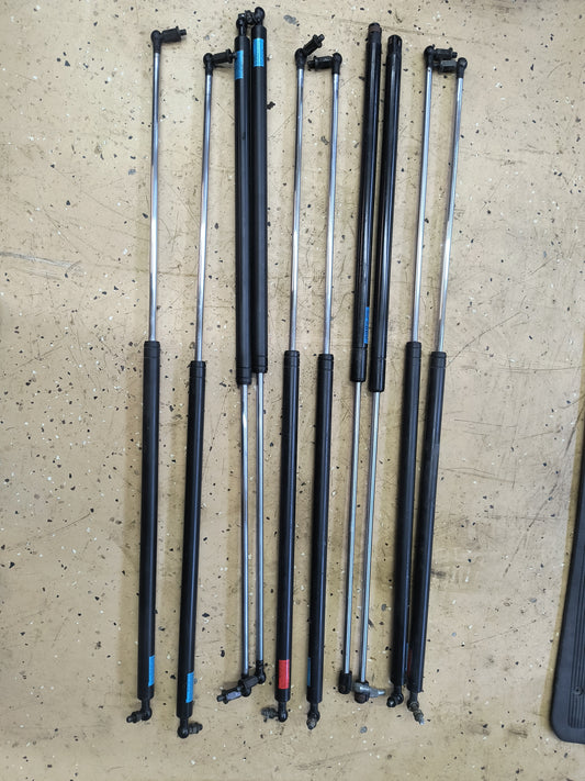 Hatch Strut Set