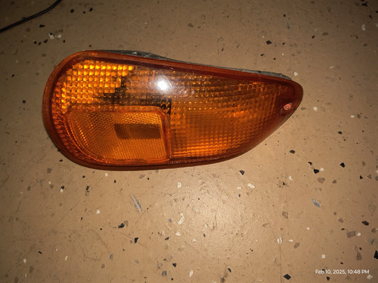 91 92 93 Dodge Stealth Right Passenger RH Parking Light / Turn Signal