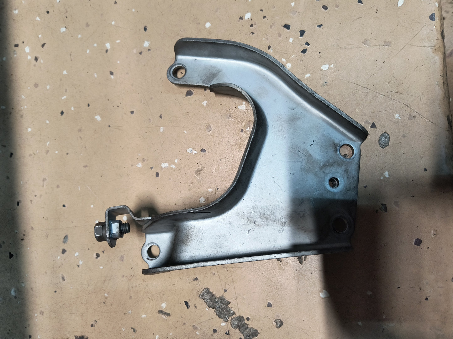 3000GT / Dodge Stealth Rear Head to Plenum Bracket (Set of 2)