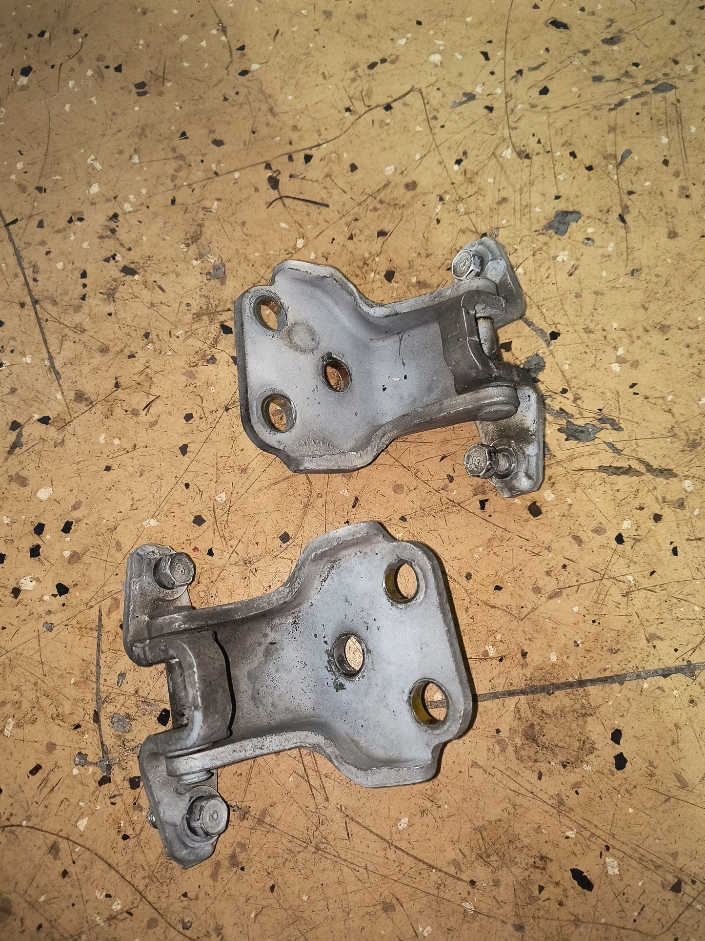 3000GT / Dodge Stealth Single Door Hinge (Pair) + hardware