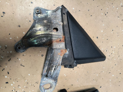 91-99 3000GT / Dodge Stealth Door Window Triangles (DS & PS)