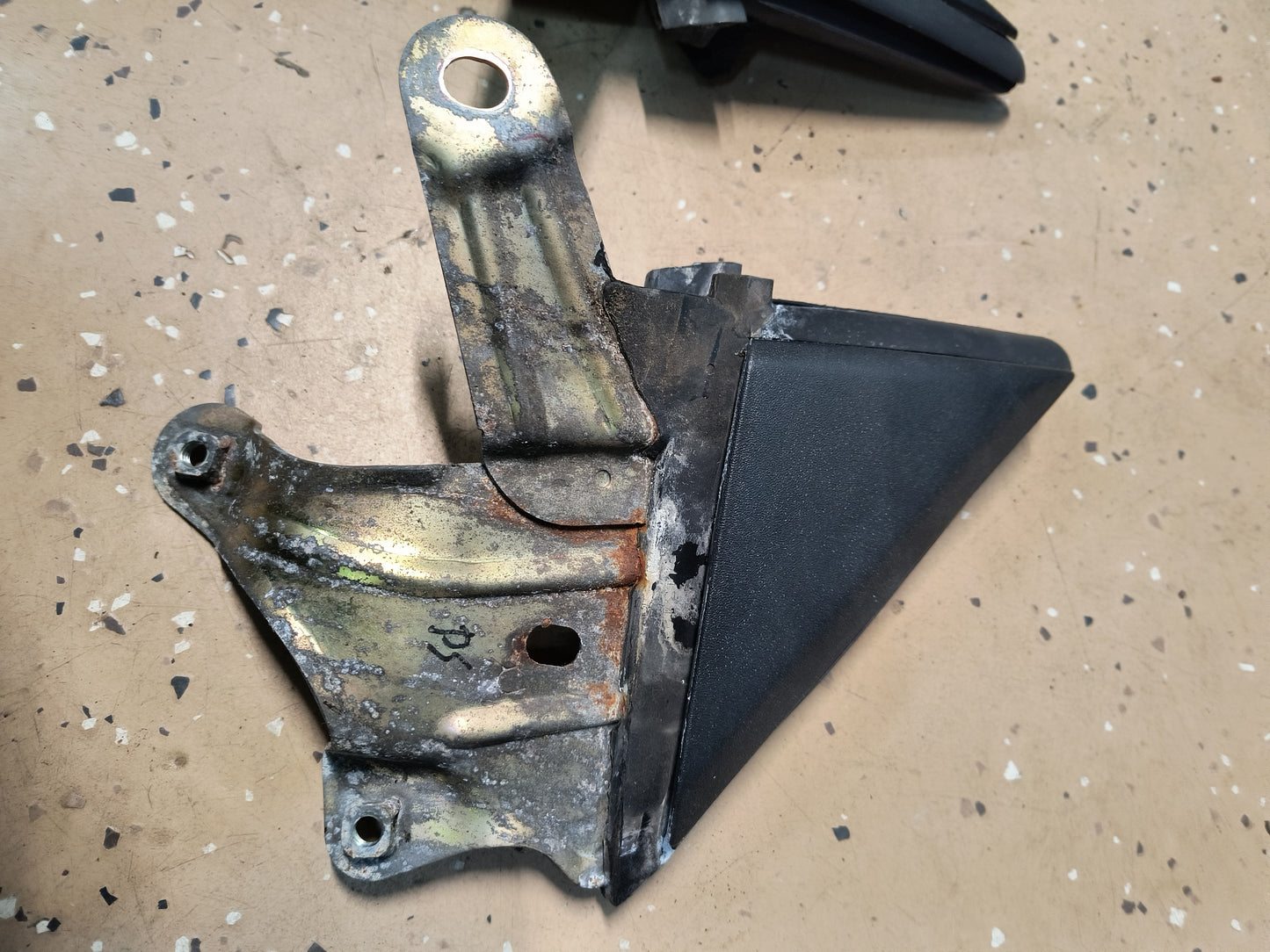 91-99 3000GT / Dodge Stealth Door Window Triangles (DS & PS)