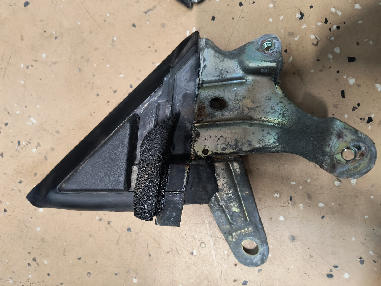 91-99 3000GT / Dodge Stealth Door Window Triangles (DS & PS)