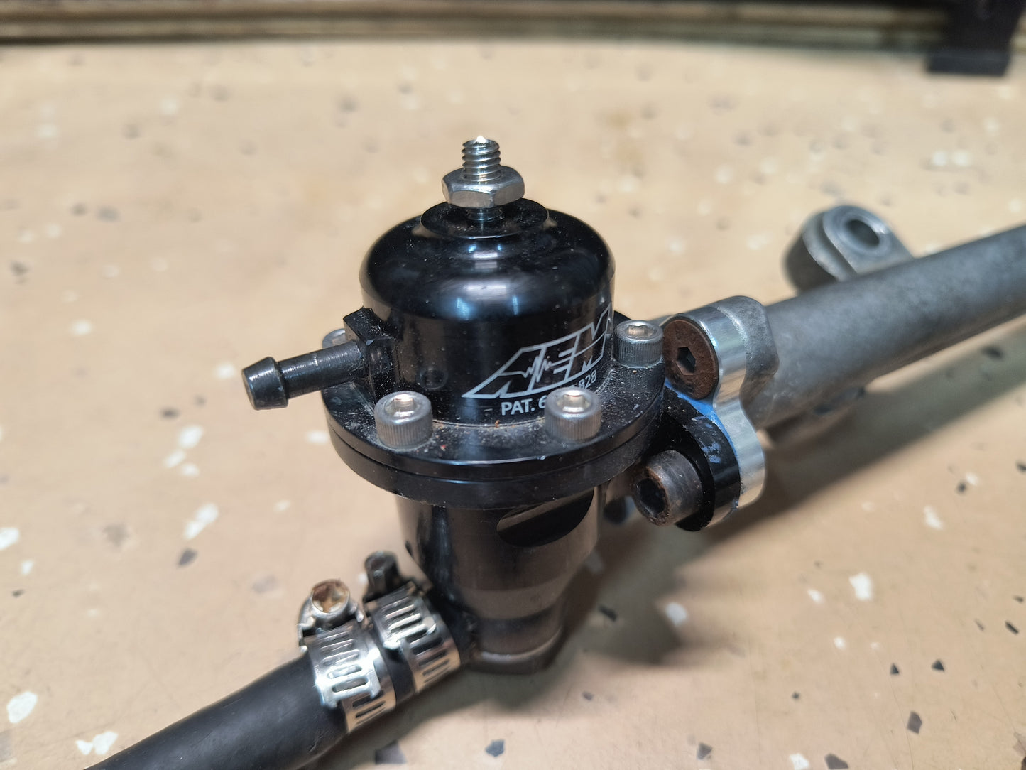 3000GT VR4/ Dodge Stealth TT Fuel Rail with AEM Fuel Pressure Regulator
