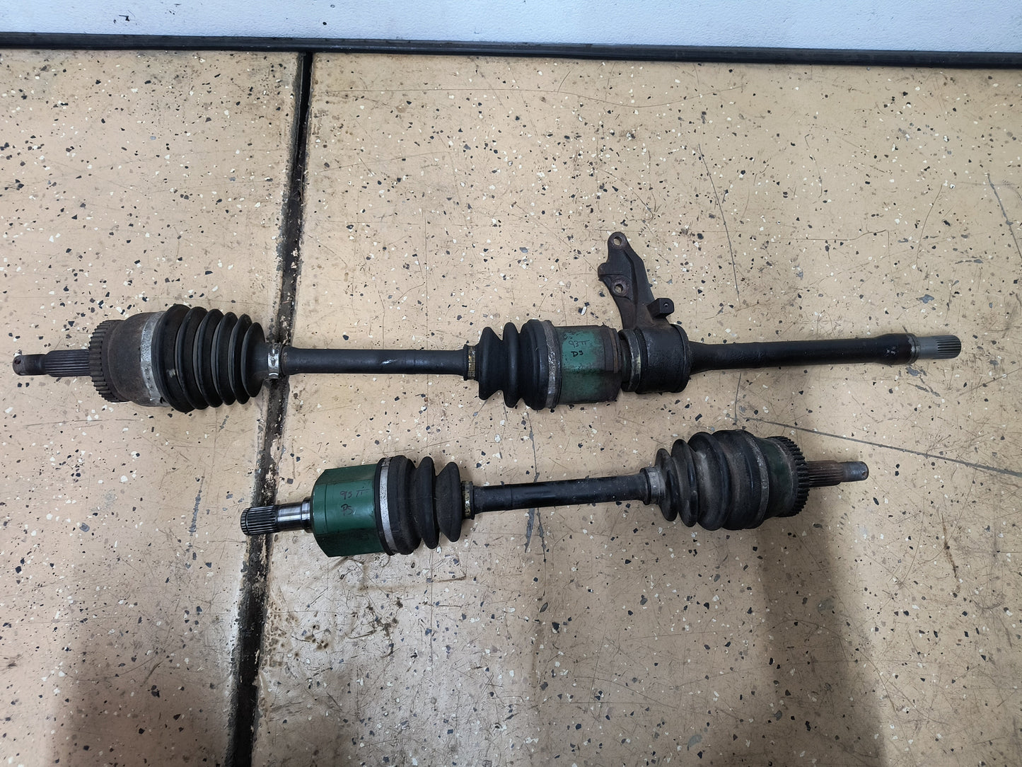 3000GT VR4 / Dodge Stealth TT Front Halfshafts / Axles Set