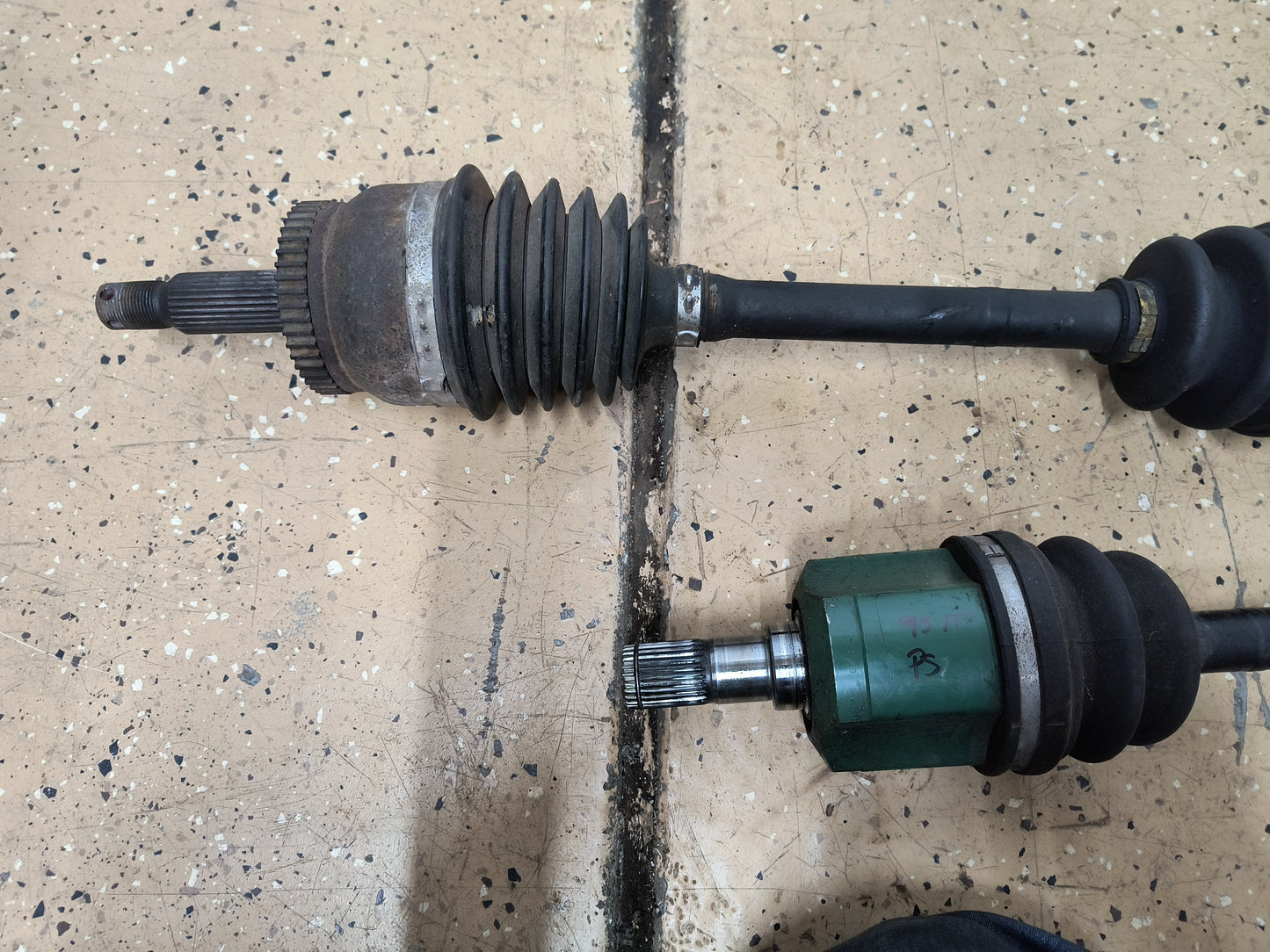 3000GT VR4 / Dodge Stealth TT Front Halfshafts / Axles Set