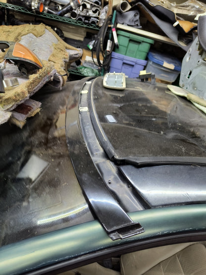 3000GT / Dodge Stealth Front Upper Windshield Trim w/Glass Roof