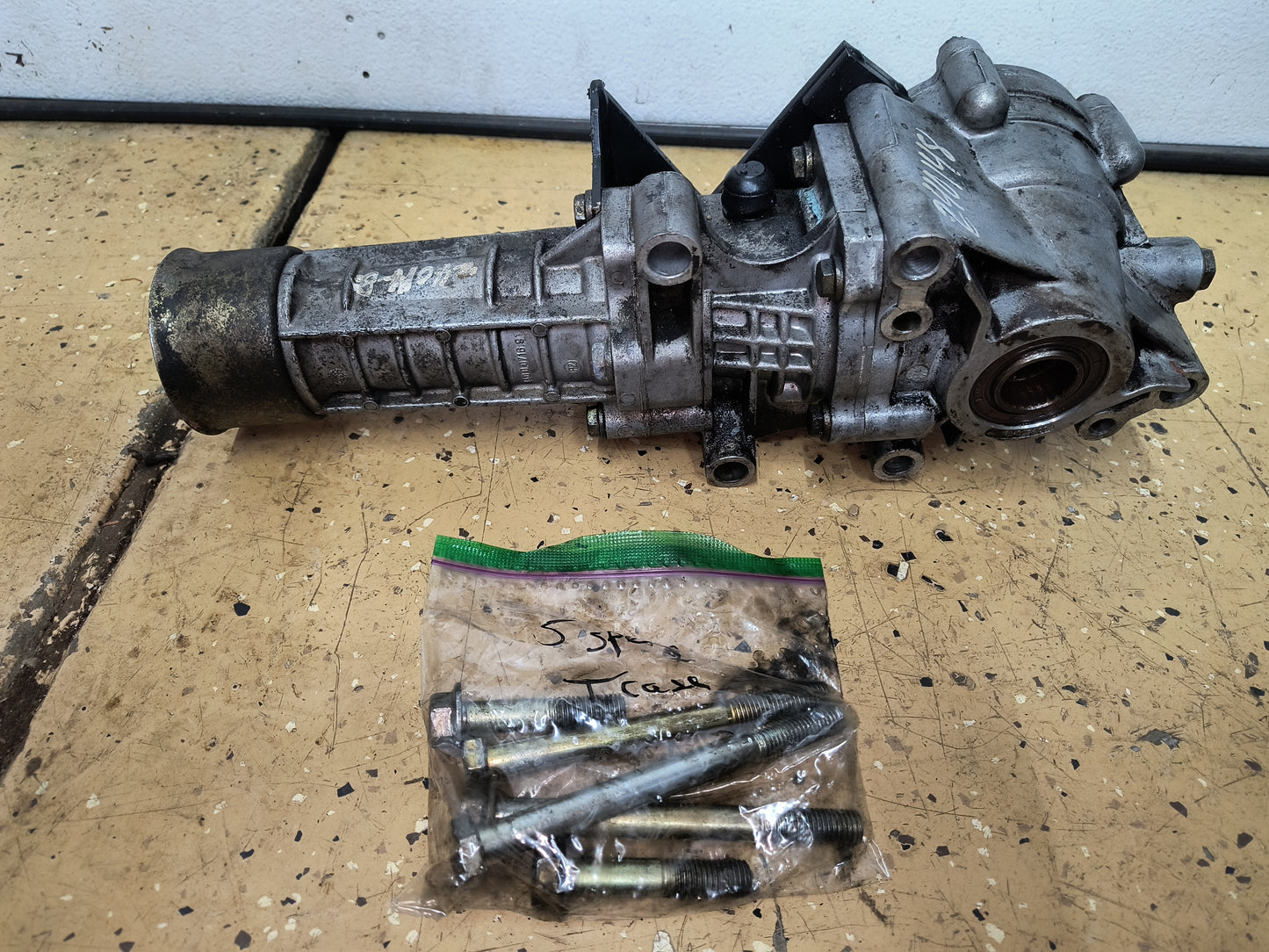 92-93 3000GT VR4 / Dodge Stealth TT OEM 5 Speed 25 Spline Transfer Case w/Brace