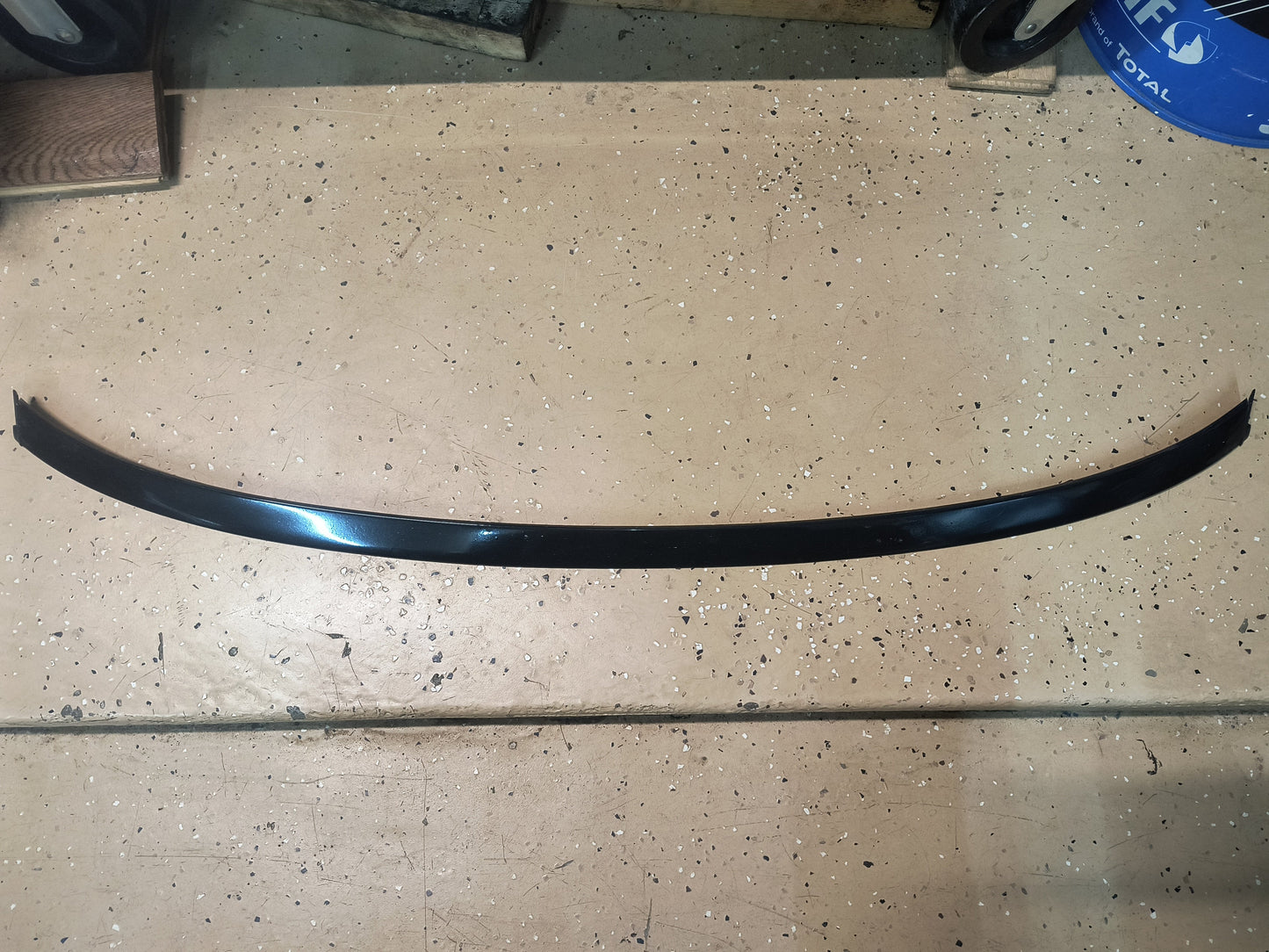 3000GT / Dodge Stealth Front Upper Windshield Trim w/Glass Roof