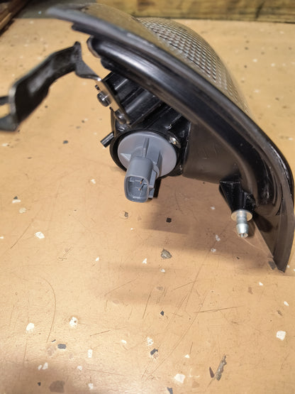 99 3000GT Passenger Turn Signal / Side Marker