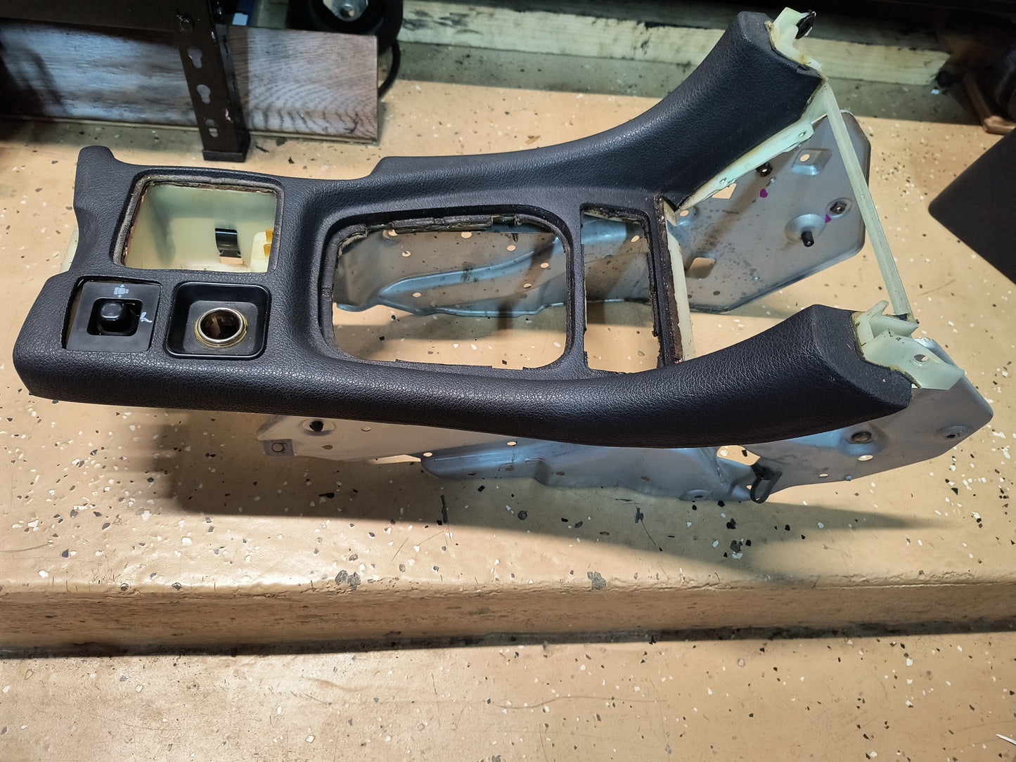 3000GT VR4 / Dodge Stealth TT Center Console