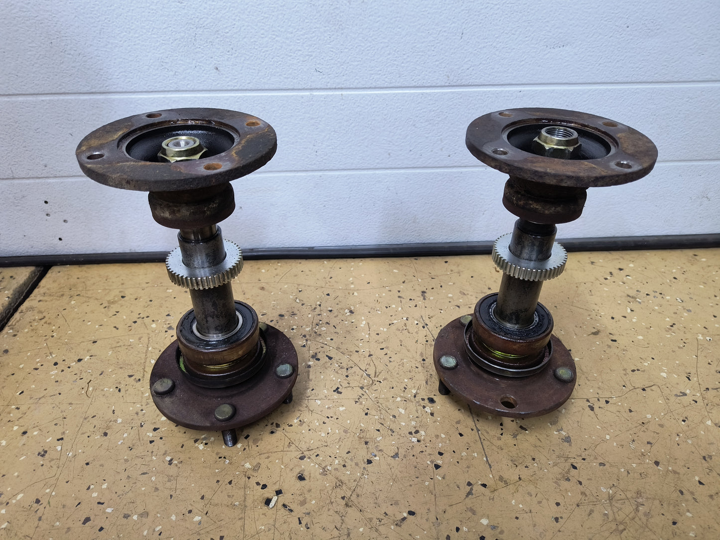 3000GT VR4 / Dodge Stealth TT AWD Rear Hub with Cup Set