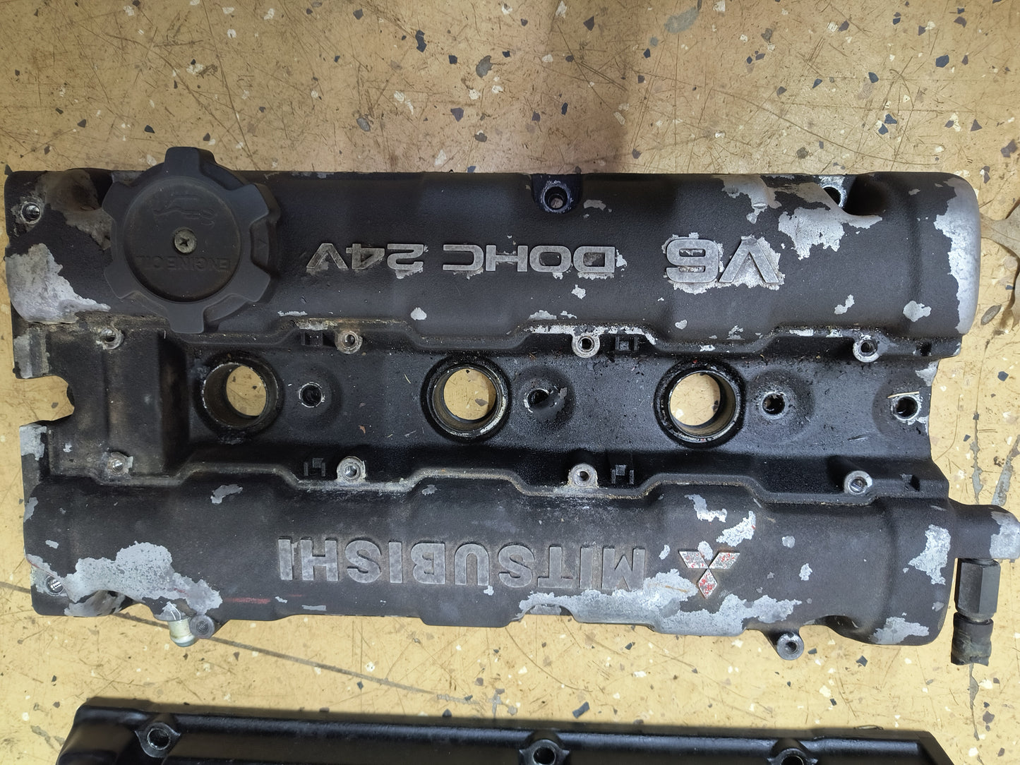 91-93 3000GT Mitsubishi Valve Cover (Front and Rear)