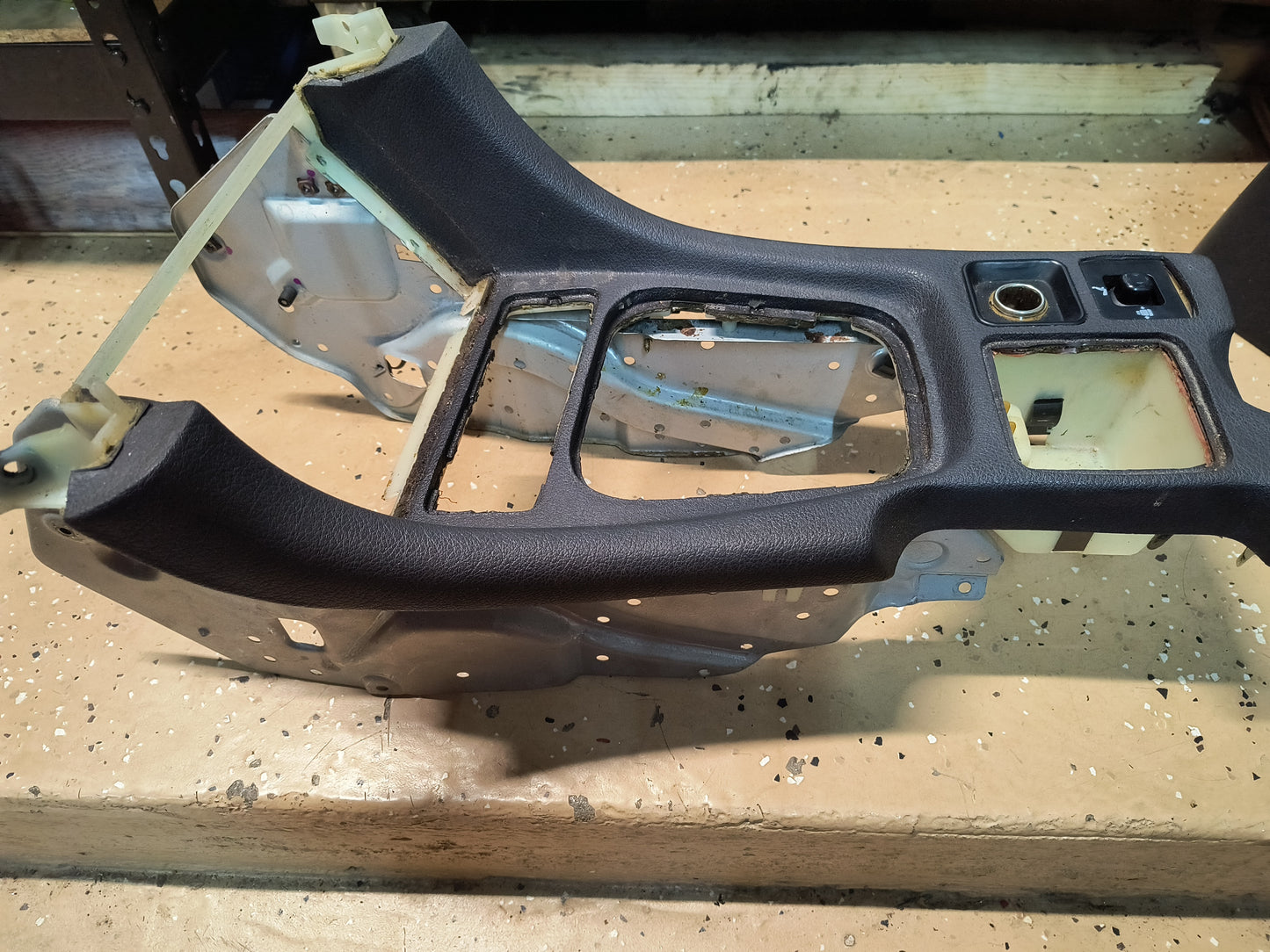 3000GT VR4 / Dodge Stealth TT Center Console