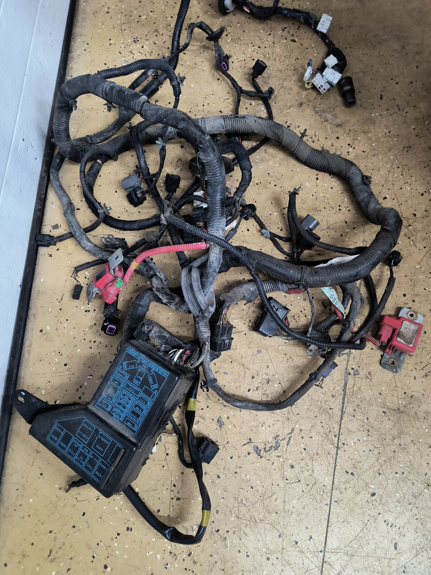 93 3000GT VR4 / Dodge Stealth TT Engine Bay Harness w/ Fusebox
