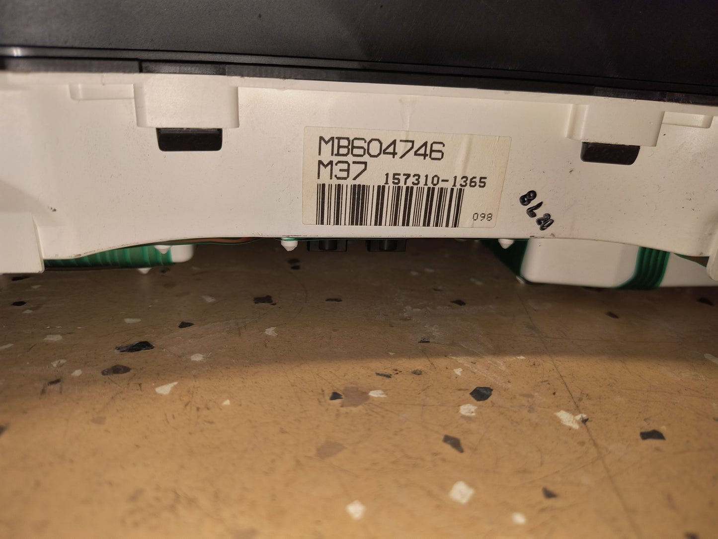 3000GT VR4 / Dodge Stealth TT Instrument Cluster MB604746 177k